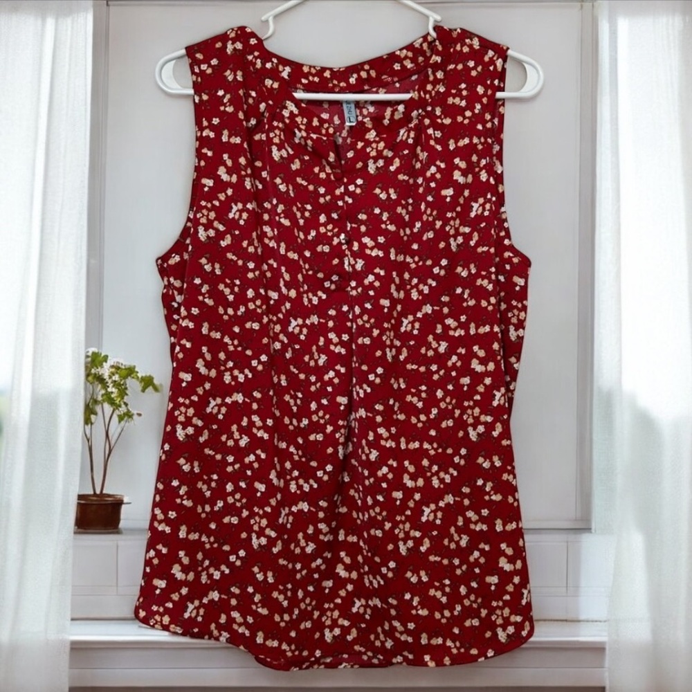 Sleeveless Flowy Floral Top -size Large